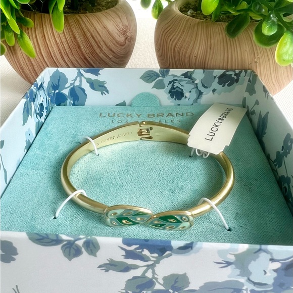 Lucky Brand Jewelry - Lucky Brand Gold Tone Leaf Bangle